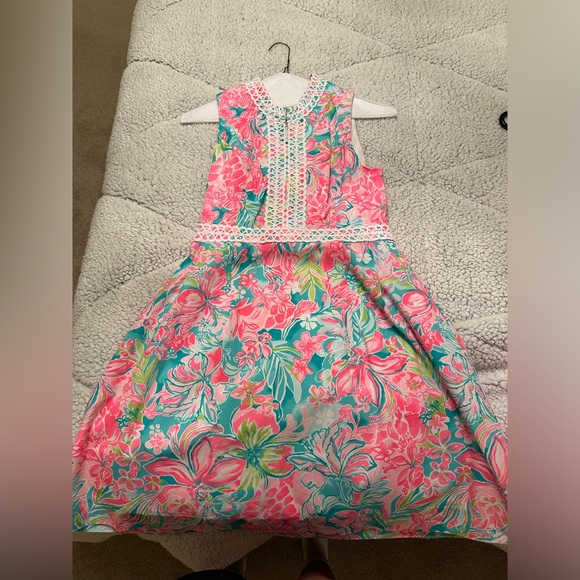 Lilly Pulitzer size 6 - Picture 1 of 2